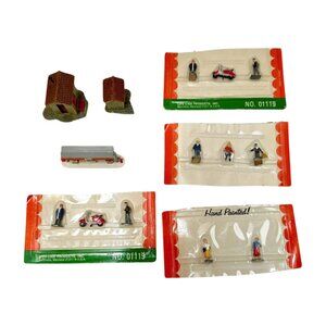 Miniatures Model Railroad Railway Lot 12 People and Buildings Esso Vintage